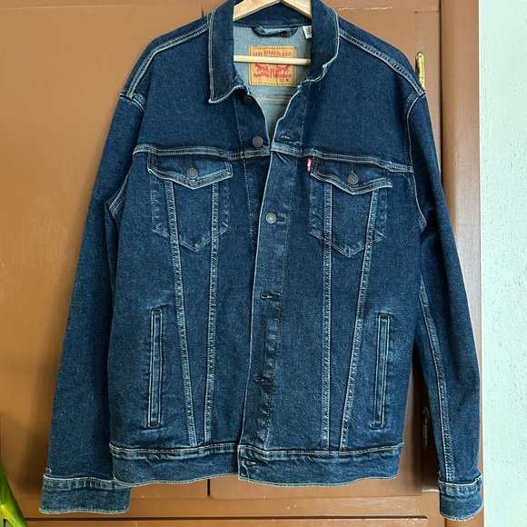 Levi’s Men’s Denim Trucker Jacket - Picture 2 of 3